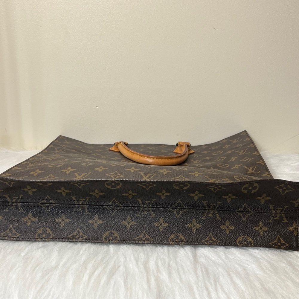 Louis Vuitton Brown Monogram Handbag - Picture 5 of 17